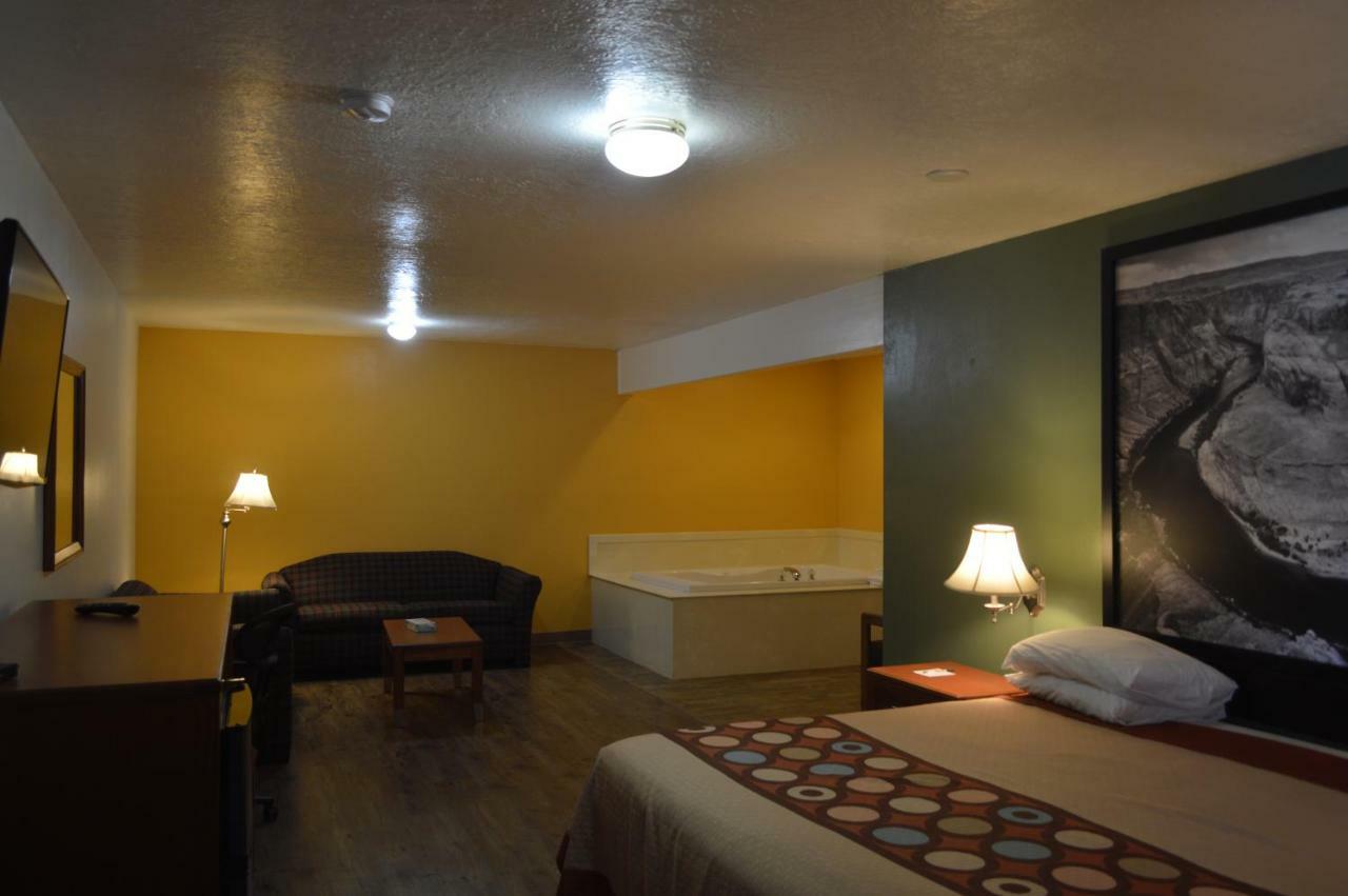 Super 8 By Wyndham St. George Ut Motel Exterior photo